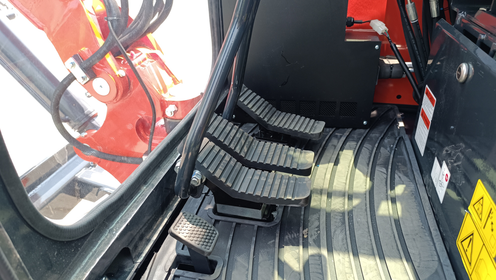 Detailed images of3 ton mini hydraulic excavator