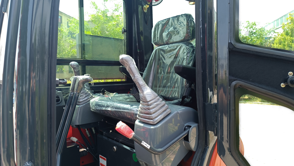 Detailed images of3 ton mini hydraulic excavator