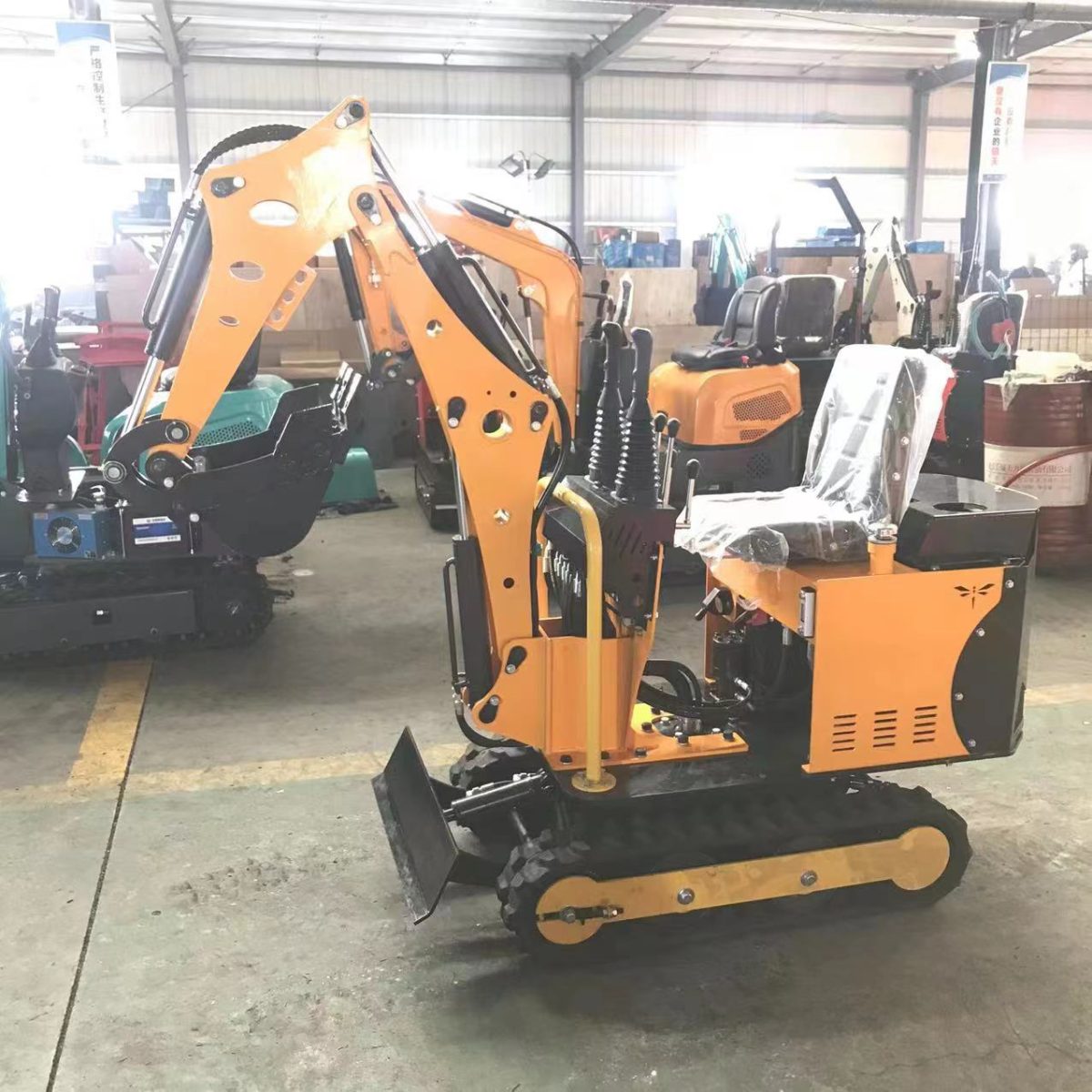 Hydraulic 0.8 ton mini excavator working on a construction site