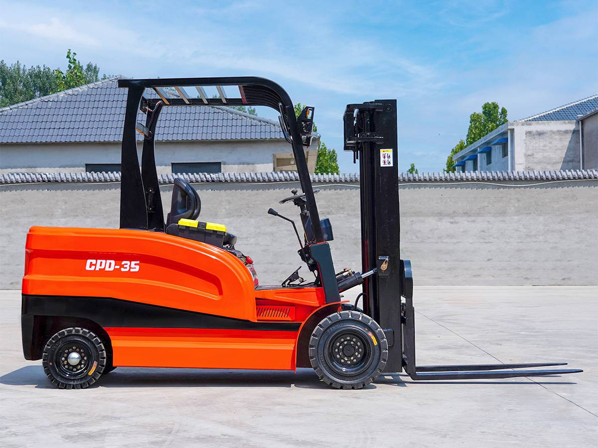 How Much Does an Electric Forklift Cost？